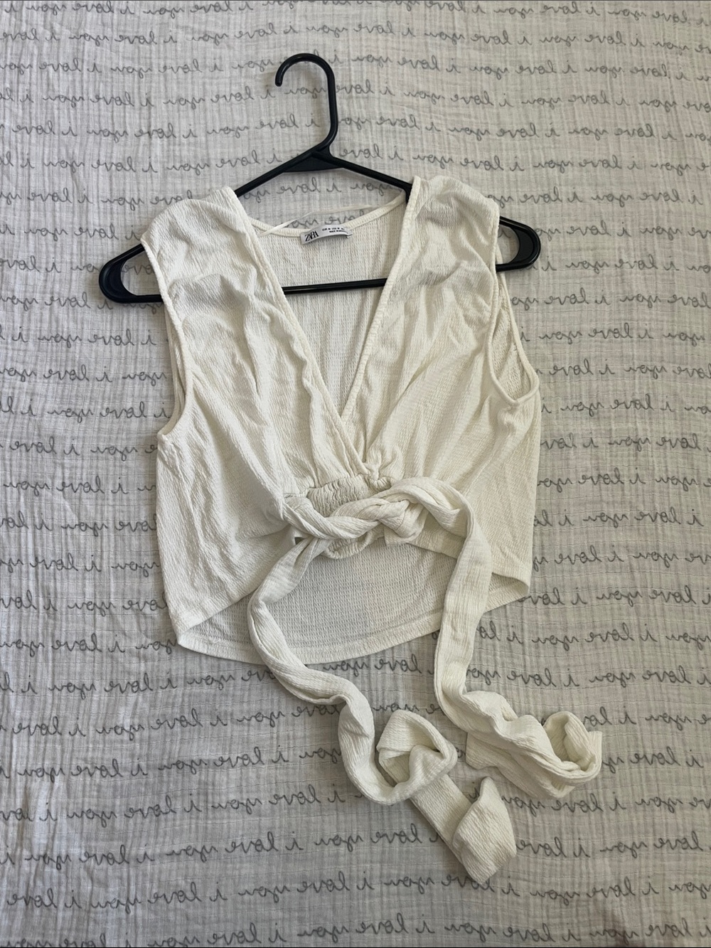 ZARA Cream Tie-Front V-Neck Sleeveless Crop Top